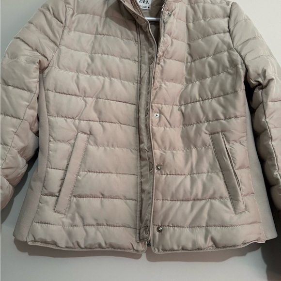 Elegant and fine jacket, ZARA  Cream Puffer with Cropped Fit. NEW WITHOUT TAG. - Picture 6 of 14